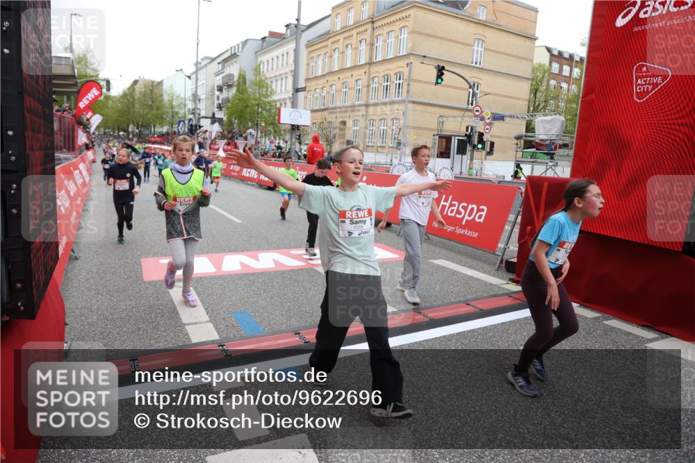 25.04.2026 - Das Zehntel Strokosch-Dieckow http://msf.ph/oto/9622696 25.04.2026 10:55:11 Ziel 5004, 5088, 5098, 5113, 5255, 5376, 5403, 5447, 5470, 5590, 5591, 5901, 5903, 6070, 6613, 6844, 6920, 6923, 6924, 7095, 7311, 7741, 7949 meine-sportfotos.de