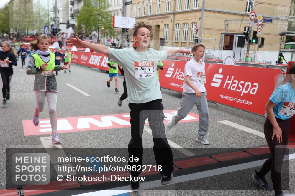 25.04.2026 - Das Zehntel Strokosch-Dieckow http://msf.ph/oto/9622718 25.04.2026 10:55:11 Ziel 5004, 5088, 5098, 5113, 5255, 5376, 5403, 5447, 5470, 5590, 5591, 5901, 5903, 6070, 6613, 6844, 6920, 6923, 6924, 7095, 7311, 7741, 7949 meine-sportfotos.de