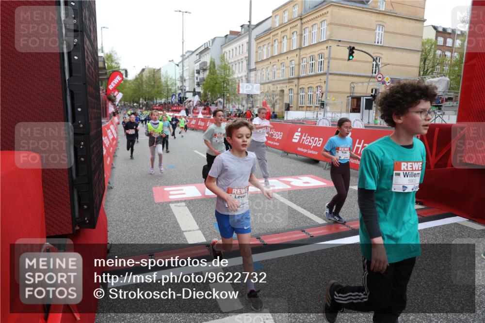 25.04.2026 - Das Zehntel Strokosch-Dieckow http://msf.ph/oto/9622732 25.04.2026 10:55:10 Ziel 5004, 5088, 5098, 5113, 5255, 5376, 5403, 5447, 5470, 5590, 5591, 5901, 5903, 6070, 6613, 6844, 6920, 6923, 6924, 7175, 7249, 7311, 7741, 7949 meine-sportfotos.de