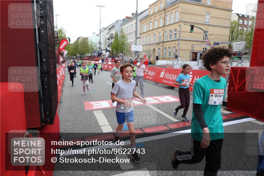 25.04.2026 - Das Zehntel Strokosch-Dieckow http://msf.ph/oto/9622743 25.04.2026 10:55:10 Ziel 5004, 5088, 5098, 5113, 5255, 5376, 5403, 5447, 5470, 5590, 5591, 5901, 5903, 6070, 6613, 6844, 6920, 6923, 6924, 7175, 7249, 7311, 7741, 7949 meine-sportfotos.de