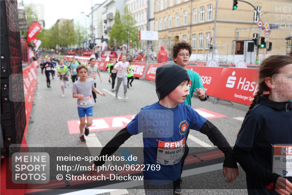 25.04.2026 - Das Zehntel Strokosch-Dieckow http://msf.ph/oto/9622769 25.04.2026 10:55:10 Ziel 5004, 5088, 5098, 5113, 5255, 5376, 5403, 5447, 5470, 5590, 5591, 5901, 5903, 6070, 6613, 6844, 6920, 6923, 6924, 7175, 7249, 7311, 7741, 7949 meine-sportfotos.de