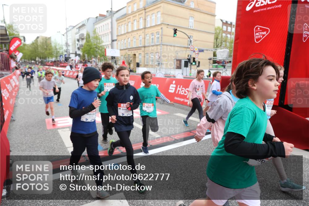 25.04.2026 - Das Zehntel Strokosch-Dieckow http://msf.ph/oto/9622777 25.04.2026 10:55:09 Ziel 5004, 5088, 5098, 5113, 5255, 5376, 5403, 5447, 5591, 5901, 5903, 6070, 6227, 6613, 6740, 6844, 6920, 6923, 6924, 7175, 7249, 7311, 7741, 7949 meine-sportfotos.de