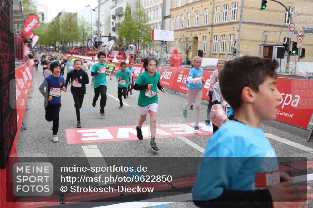 25.04.2026 - Das Zehntel Strokosch-Dieckow http://msf.ph/oto/9622850 25.04.2026 10:55:08 Ziel 5004, 5113, 5376, 5403, 5447, 5548, 5591, 5901, 5903, 6227, 6613, 6696, 6701, 6740, 6844, 6920, 6923, 6924, 7148, 7175, 7249, 7311, 7741, 7752, 7927, 7949 meine-sportfotos.de