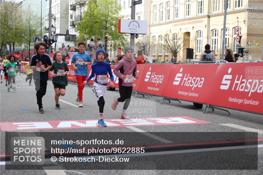 25.04.2026 - Das Zehntel Strokosch-Dieckow http://msf.ph/oto/9622885 25.04.2026 08:56:18 Ziel 1056, 1070, 1160, 1424, 1565, 1614, 1975, 2037, 2056, 2387, 2398, 2682, 2769, 3105, 3445, 3516, 3757, 3814, 3893, 4006 meine-sportfotos.de