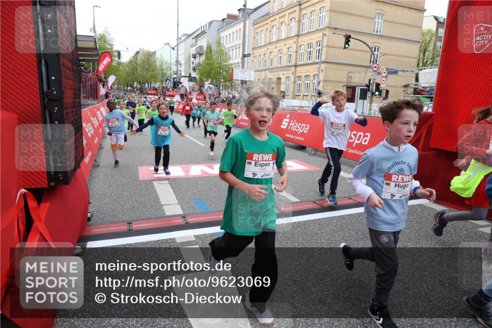 25.04.2026 - Das Zehntel Strokosch-Dieckow http://msf.ph/oto/9623069 25.04.2026 10:59:56 Ziel 5179, 5307, 5380, 5399, 5489, 5595, 5638, 5659, 5669, 5725, 5962, 6372, 6402, 6547, 6736, 6974, 6978, 7077, 7152, 7313, 7333, 7335, 7357, 7397, 7420, 7469, 7551, 7684, 7886 meine-sportfotos.de