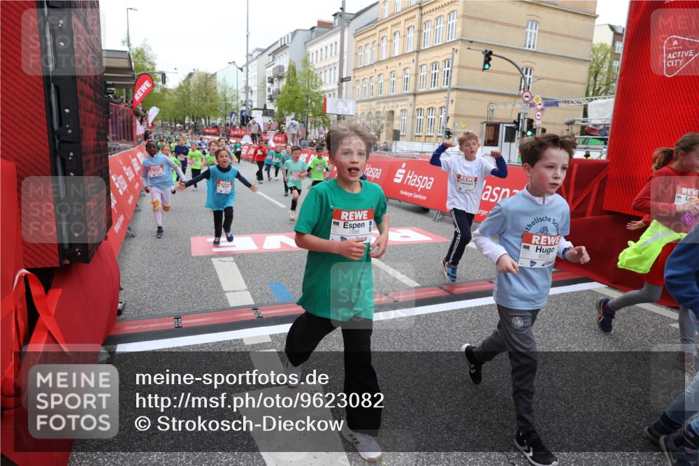 25.04.2026 - Das Zehntel Strokosch-Dieckow http://msf.ph/oto/9623082 25.04.2026 10:59:56 Ziel 5179, 5307, 5380, 5399, 5489, 5595, 5638, 5659, 5669, 5725, 5962, 6372, 6402, 6547, 6736, 6974, 6978, 7077, 7152, 7313, 7333, 7335, 7357, 7397, 7420, 7469, 7551, 7684, 7886 meine-sportfotos.de