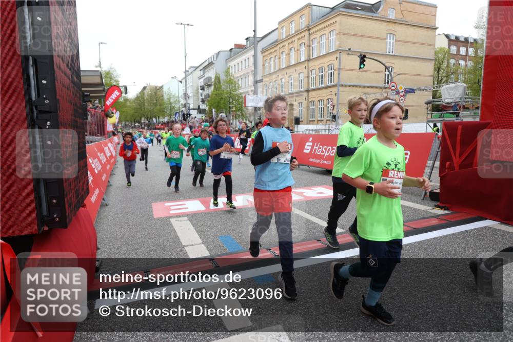 25.04.2026 - Das Zehntel Strokosch-Dieckow http://msf.ph/oto/9623096 25.04.2026 10:55:00 Ziel 5357, 5387, 5390, 5446, 5548, 5786, 5827, 5878, 5879, 6036, 6065, 6219, 6222, 6226, 6247, 6500, 6505, 6696, 6701, 6709, 6912, 7133, 7148, 7183, 7205, 7307, 7314, 7681, 7752, 7927, 8019, 8041, 8067 meine-sportfotos.de