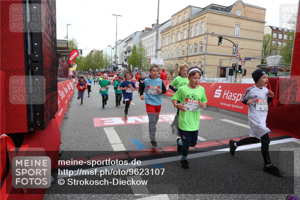25.04.2026 - Das Zehntel Strokosch-Dieckow http://msf.ph/oto/9623107 25.04.2026 10:55:00 Ziel 5357, 5387, 5390, 5446, 5548, 5786, 5827, 5878, 5879, 6036, 6065, 6219, 6222, 6226, 6247, 6500, 6505, 6696, 6701, 6709, 6912, 7133, 7148, 7183, 7205, 7307, 7314, 7681, 7752, 7927, 8019, 8041, 8067 meine-sportfotos.de