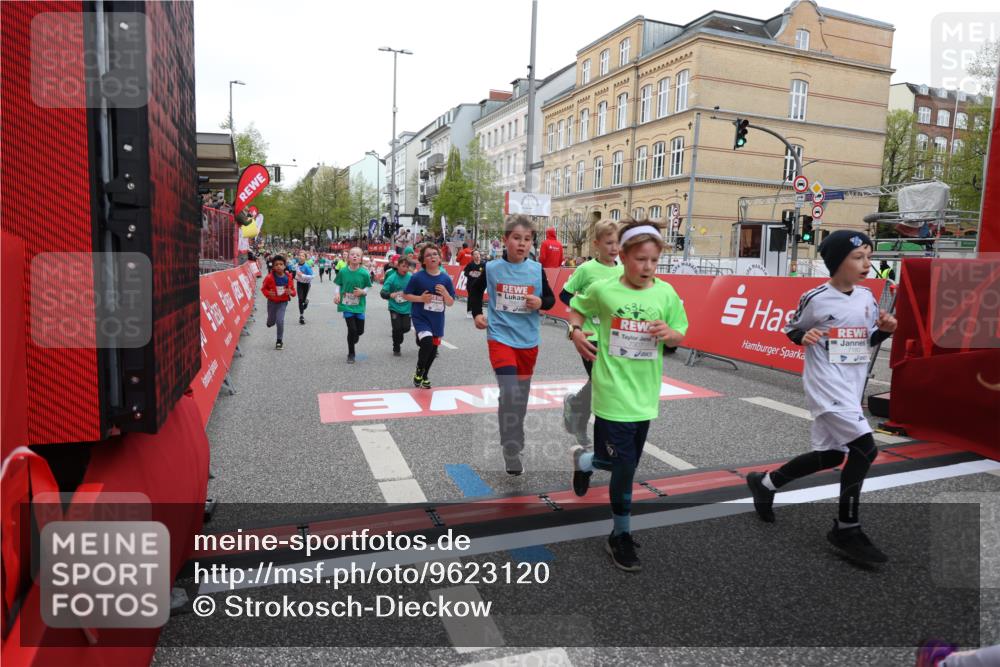 25.04.2026 - Das Zehntel Strokosch-Dieckow http://msf.ph/oto/9623120 25.04.2026 10:55:00 Ziel 5357, 5387, 5390, 5446, 5548, 5786, 5827, 5878, 5879, 6036, 6065, 6219, 6222, 6226, 6247, 6500, 6505, 6696, 6701, 6709, 6912, 7133, 7148, 7183, 7205, 7307, 7314, 7681, 7752, 7927, 8019, 8041, 8067 meine-sportfotos.de