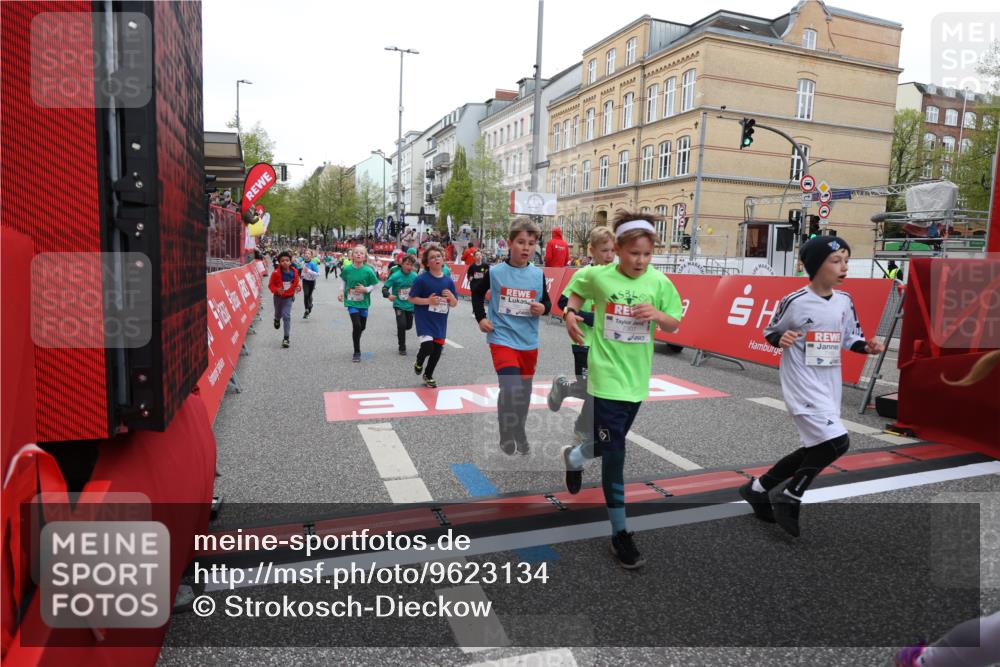25.04.2026 - Das Zehntel Strokosch-Dieckow http://msf.ph/oto/9623134 25.04.2026 10:54:59 Ziel 5357, 5387, 5390, 5446, 5584, 5729, 5771, 5786, 5827, 5878, 5879, 6036, 6065, 6219, 6222, 6226, 6247, 6373, 6393, 6500, 6505, 6709, 6912, 7133, 7183, 7205, 7307, 7314, 7623, 7681, 8019, 8041, 8067 meine-sportfotos.de