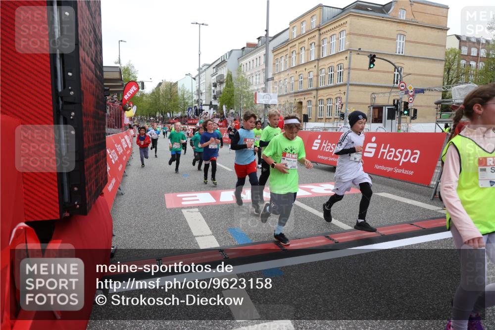 25.04.2026 - Das Zehntel Strokosch-Dieckow http://msf.ph/oto/9623158 25.04.2026 10:54:59 Ziel 5357, 5387, 5390, 5446, 5584, 5729, 5771, 5786, 5827, 5878, 5879, 6036, 6065, 6219, 6222, 6226, 6247, 6373, 6393, 6500, 6505, 6709, 6912, 7133, 7183, 7205, 7307, 7314, 7623, 7681, 8019, 8041, 8067 meine-sportfotos.de