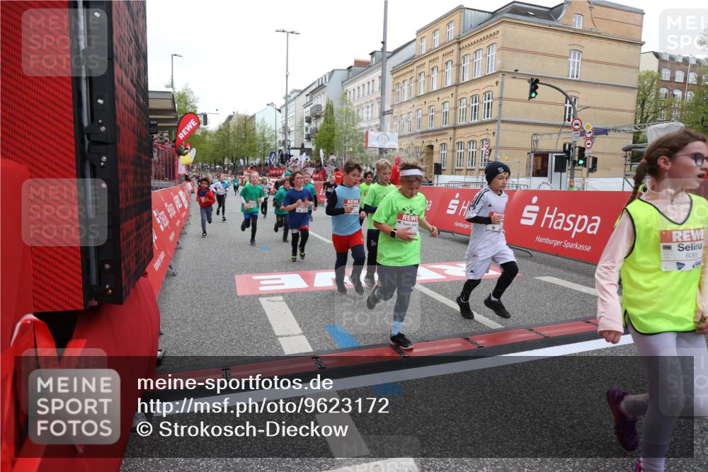25.04.2026 - Das Zehntel Strokosch-Dieckow http://msf.ph/oto/9623172 25.04.2026 10:54:59 Ziel 5357, 5387, 5390, 5446, 5584, 5729, 5771, 5786, 5827, 5878, 5879, 6036, 6065, 6219, 6222, 6226, 6247, 6373, 6393, 6500, 6505, 6709, 6912, 7133, 7183, 7205, 7307, 7314, 7623, 7681, 8019, 8041, 8067 meine-sportfotos.de