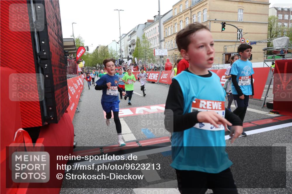 25.04.2026 - Das Zehntel Strokosch-Dieckow http://msf.ph/oto/9623213 25.04.2026 10:54:58 Ziel 5357, 5390, 5446, 5584, 5729, 5771, 5786, 5827, 6036, 6065, 6076, 6219, 6222, 6226, 6247, 6373, 6393, 6500, 6709, 6912, 7133, 7183, 7205, 7307, 7314, 7623, 7681, 7746, 8019, 8041, 8067 meine-sportfotos.de
