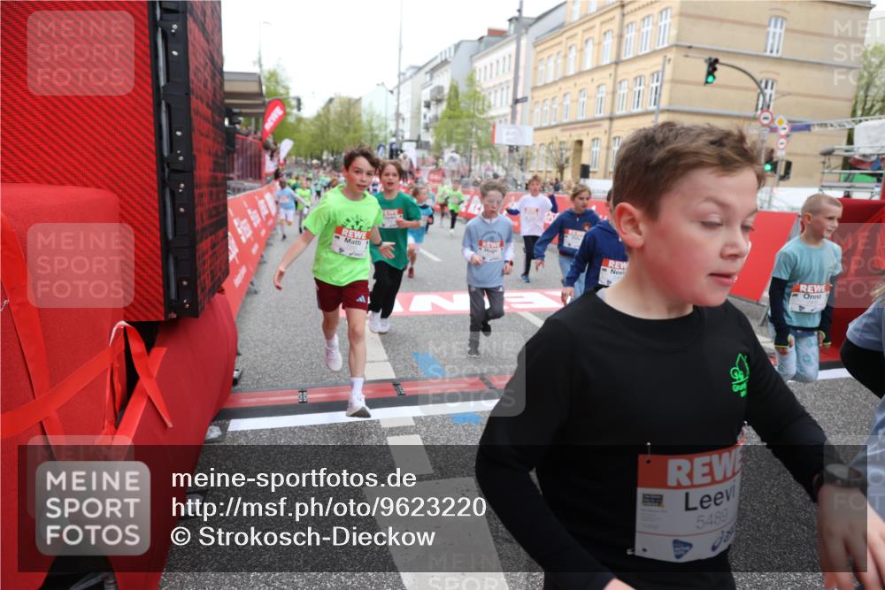 25.04.2026 - Das Zehntel Strokosch-Dieckow http://msf.ph/oto/9623220 25.04.2026 10:59:55 Ziel 5179, 5307, 5380, 5399, 5489, 5595, 5638, 5659, 5669, 5725, 5962, 6372, 6402, 6547, 6736, 6974, 6978, 7077, 7152, 7276, 7333, 7339, 7357, 7397, 7420, 7469, 7551, 7684, 7886 meine-sportfotos.de