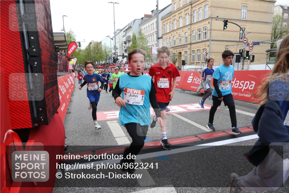 25.04.2026 - Das Zehntel Strokosch-Dieckow http://msf.ph/oto/9623241 25.04.2026 10:54:58 Ziel 5357, 5390, 5446, 5584, 5729, 5771, 5786, 5827, 6036, 6065, 6076, 6219, 6222, 6226, 6247, 6373, 6393, 6500, 6709, 6912, 7133, 7183, 7205, 7307, 7314, 7623, 7681, 7746, 8019, 8041, 8067 meine-sportfotos.de