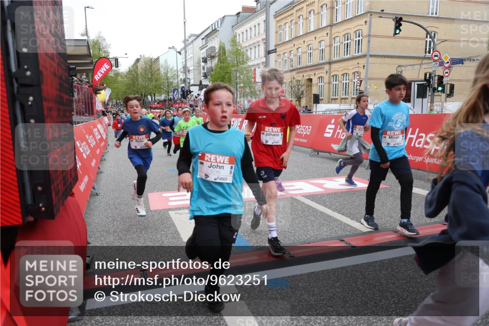 25.04.2026 - Das Zehntel Strokosch-Dieckow http://msf.ph/oto/9623251 25.04.2026 10:54:58 Ziel 5357, 5390, 5446, 5584, 5729, 5771, 5786, 5827, 6036, 6065, 6076, 6219, 6222, 6226, 6247, 6373, 6393, 6500, 6709, 6912, 7133, 7183, 7205, 7307, 7314, 7623, 7681, 7746, 8019, 8041, 8067 meine-sportfotos.de