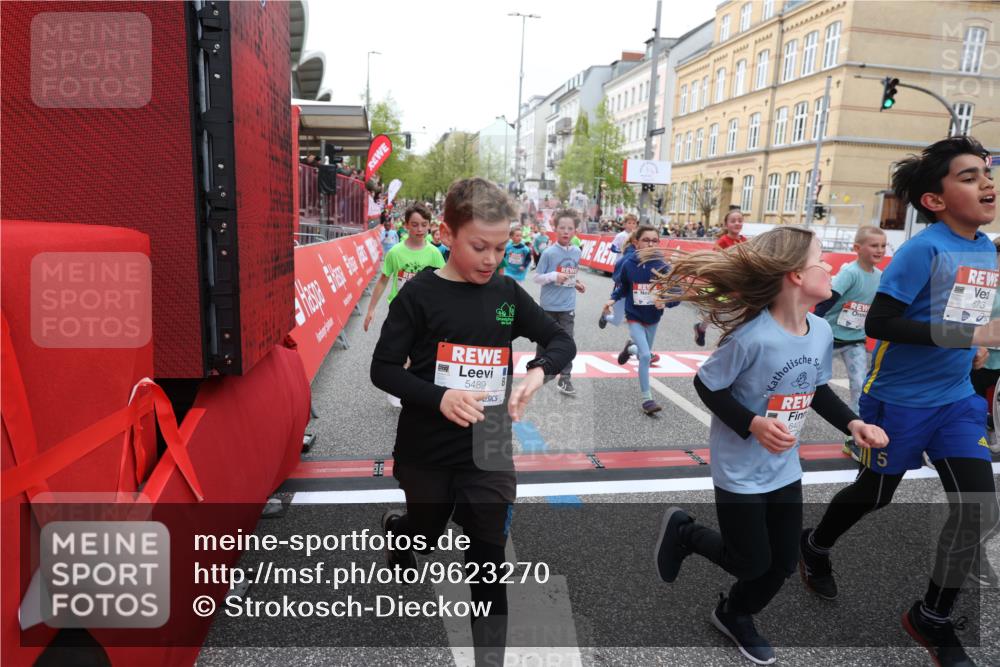 25.04.2026 - Das Zehntel Strokosch-Dieckow http://msf.ph/oto/9623270 25.04.2026 10:59:55 Ziel 5179, 5307, 5380, 5399, 5489, 5595, 5638, 5659, 5669, 5725, 5962, 6372, 6402, 6547, 6736, 6974, 6978, 7077, 7152, 7276, 7333, 7339, 7357, 7397, 7420, 7469, 7551, 7684, 7886 meine-sportfotos.de
