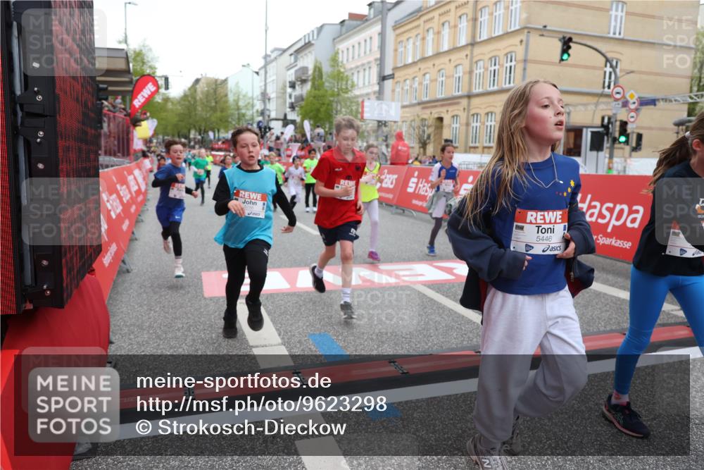 25.04.2026 - Das Zehntel Strokosch-Dieckow http://msf.ph/oto/9623298 25.04.2026 10:54:57 Ziel 5357, 5446, 5584, 5729, 5771, 5786, 5827, 6036, 6065, 6076, 6219, 6222, 6226, 6247, 6373, 6393, 6500, 6709, 6912, 7133, 7183, 7205, 7307, 7314, 7340, 7623, 7681, 7746, 8019, 8041, 8067 meine-sportfotos.de