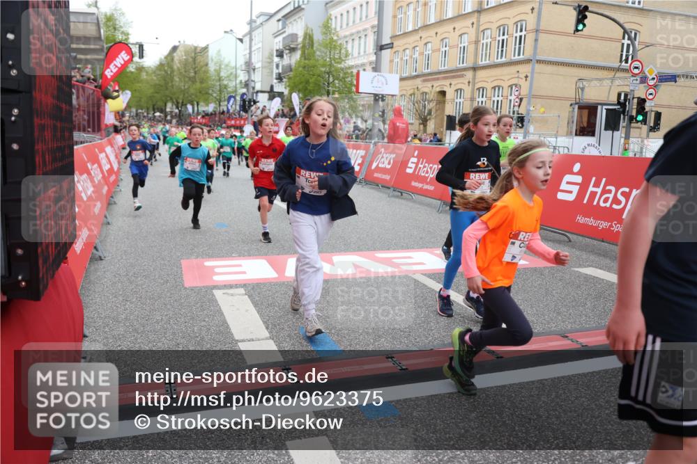 25.04.2026 - Das Zehntel Strokosch-Dieckow http://msf.ph/oto/9623375 25.04.2026 10:54:56 Ziel 5357, 5411, 5446, 5584, 5729, 5771, 5786, 5827, 6036, 6065, 6076, 6219, 6222, 6226, 6247, 6373, 6393, 6500, 6709, 6912, 7133, 7205, 7340, 7623, 7746, 7830, 8019, 8041, 8067 meine-sportfotos.de