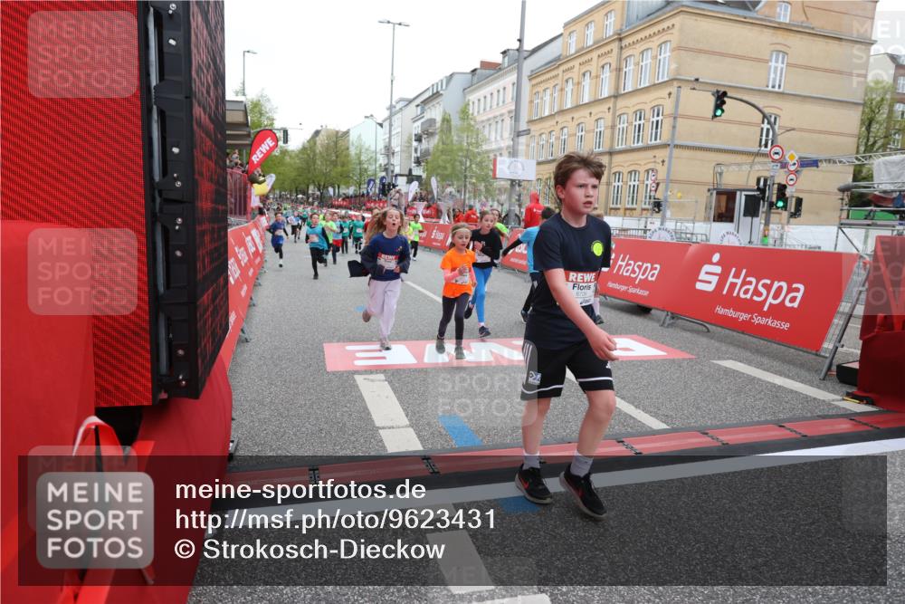 25.04.2026 - Das Zehntel Strokosch-Dieckow http://msf.ph/oto/9623431 25.04.2026 10:54:55 Ziel 5411, 5446, 5584, 5729, 5771, 5786, 5827, 6036, 6076, 6219, 6222, 6226, 6247, 6373, 6393, 6709, 6912, 7133, 7205, 7340, 7623, 7746, 7830, 8019, 8041, 8067 meine-sportfotos.de