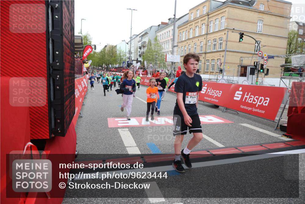 25.04.2026 - Das Zehntel Strokosch-Dieckow http://msf.ph/oto/9623444 25.04.2026 10:54:55 Ziel 5411, 5446, 5584, 5729, 5771, 5786, 5827, 6036, 6076, 6219, 6222, 6226, 6247, 6373, 6393, 6709, 6912, 7133, 7205, 7340, 7623, 7746, 7830, 8019, 8041, 8067 meine-sportfotos.de