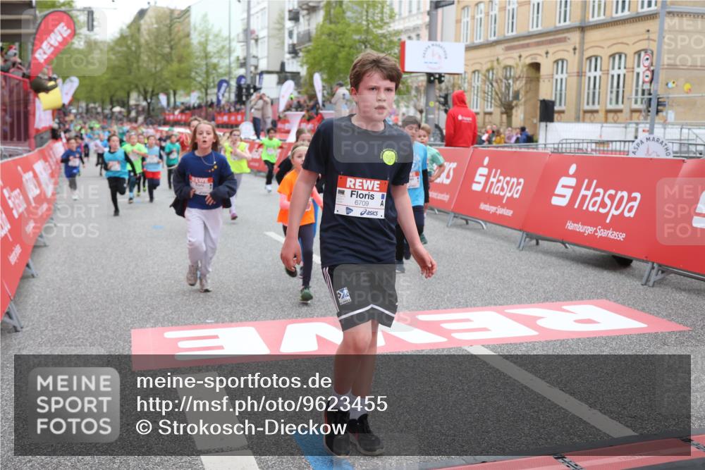 25.04.2026 - Das Zehntel Strokosch-Dieckow http://msf.ph/oto/9623455 25.04.2026 10:54:55 Ziel 5411, 5446, 5584, 5729, 5771, 5786, 5827, 6036, 6076, 6219, 6222, 6226, 6247, 6373, 6393, 6709, 6912, 7133, 7205, 7340, 7623, 7746, 7830, 8019, 8041, 8067 meine-sportfotos.de