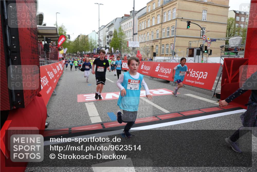 25.04.2026 - Das Zehntel Strokosch-Dieckow http://msf.ph/oto/9623514 25.04.2026 10:54:54 Ziel 5411, 5446, 5584, 5729, 5771, 5827, 6036, 6076, 6219, 6222, 6226, 6247, 6373, 6393, 6709, 7133, 7205, 7340, 7623, 7746, 7830, 8019, 8041 meine-sportfotos.de