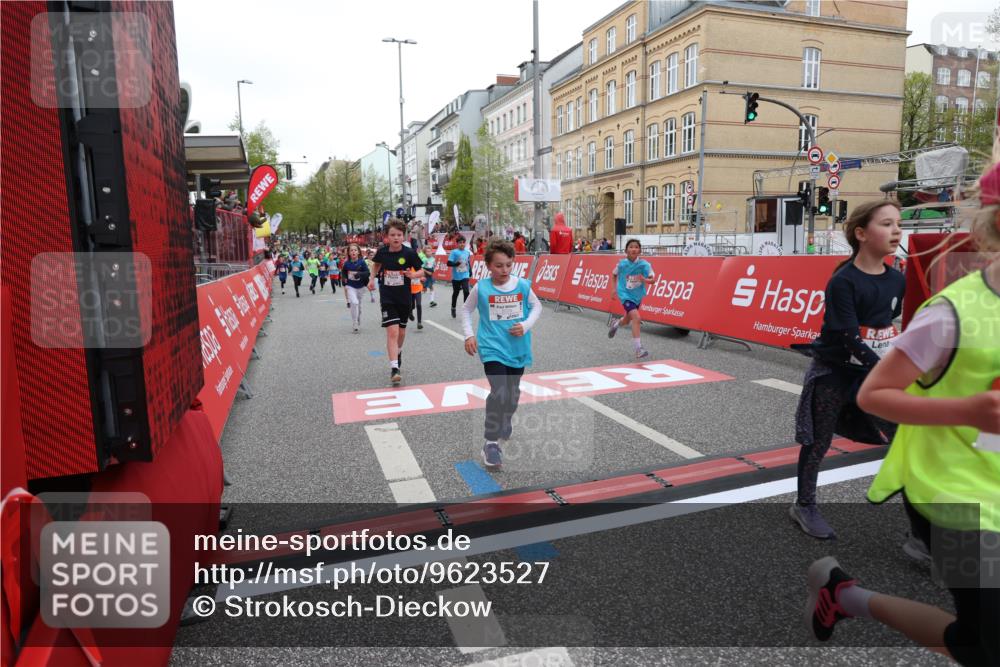 25.04.2026 - Das Zehntel Strokosch-Dieckow http://msf.ph/oto/9623527 25.04.2026 10:54:54 Ziel 5411, 5446, 5584, 5729, 5771, 5827, 6036, 6076, 6219, 6222, 6226, 6247, 6373, 6393, 6709, 7133, 7205, 7340, 7623, 7746, 7830, 8019, 8041 meine-sportfotos.de