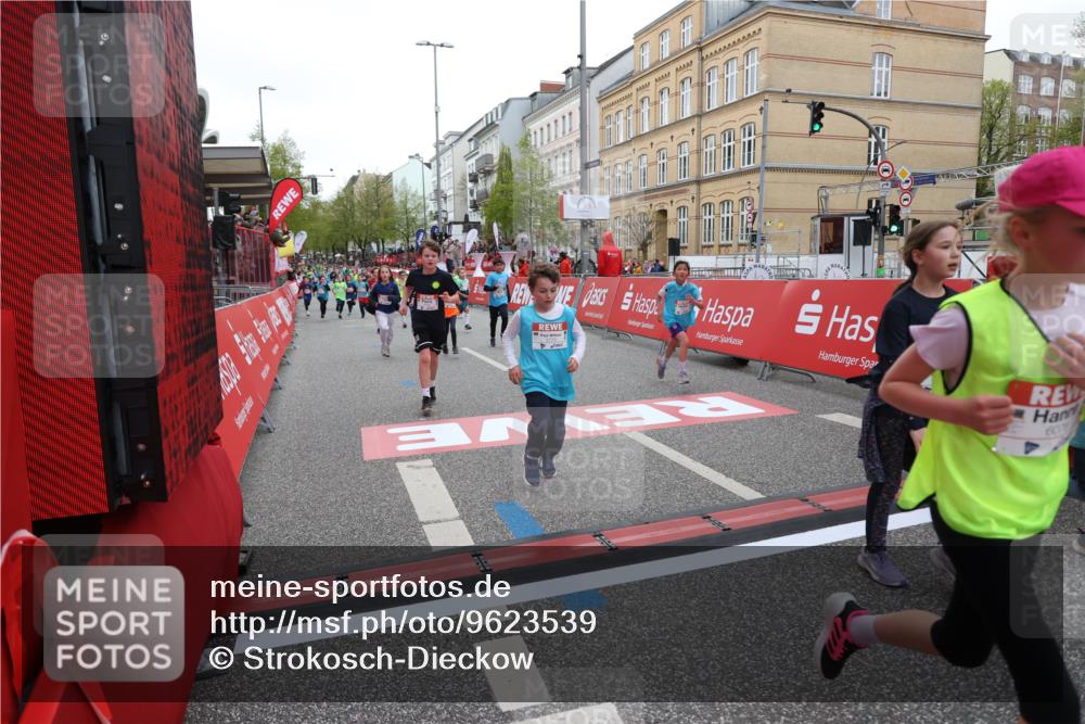 25.04.2026 - Das Zehntel Strokosch-Dieckow http://msf.ph/oto/9623539 25.04.2026 10:54:54 Ziel 5411, 5446, 5584, 5729, 5771, 5827, 6036, 6076, 6219, 6222, 6226, 6247, 6373, 6393, 6709, 7133, 7205, 7340, 7623, 7746, 7830, 8019, 8041 meine-sportfotos.de