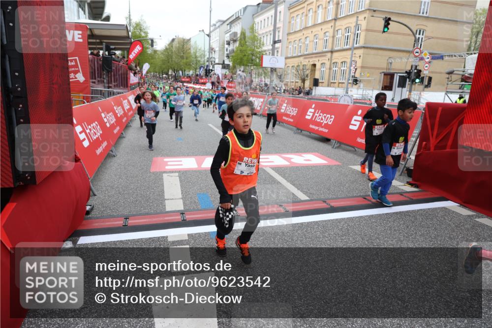 25.04.2026 - Das Zehntel Strokosch-Dieckow http://msf.ph/oto/9623542 25.04.2026 10:59:52 Ziel 5069, 5307, 5489, 5659, 5669, 5725, 5956, 6098, 6101, 6112, 6402, 6736, 6974, 6978, 7276, 7278, 7339, 7357, 7397, 7407, 7420, 7469, 7551, 7975, 7983 meine-sportfotos.de