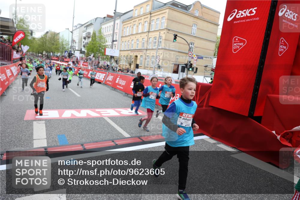 25.04.2026 - Das Zehntel Strokosch-Dieckow http://msf.ph/oto/9623605 25.04.2026 10:59:51 Ziel 5069, 5659, 5669, 5725, 5808, 5956, 6098, 6101, 6108, 6112, 6129, 6402, 6974, 6978, 7276, 7278, 7339, 7357, 7407, 7551, 7975, 7983 meine-sportfotos.de