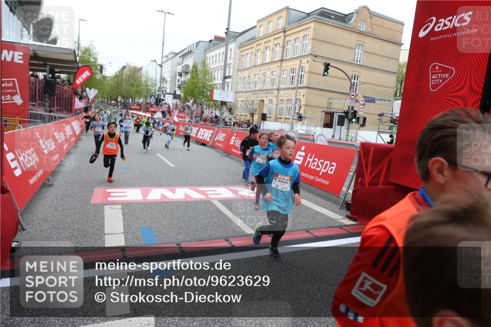 25.04.2026 - Das Zehntel Strokosch-Dieckow http://msf.ph/oto/9623629 25.04.2026 10:59:51 Ziel 5069, 5659, 5669, 5725, 5808, 5956, 6098, 6101, 6108, 6112, 6129, 6402, 6974, 6978, 7276, 7278, 7339, 7357, 7407, 7551, 7975, 7983 meine-sportfotos.de