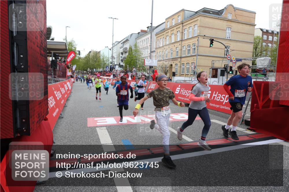 25.04.2026 - Das Zehntel Strokosch-Dieckow http://msf.ph/oto/9623745 25.04.2026 10:54:50 Ziel 5234, 5411, 5713, 5906, 6076, 6364, 6623, 7340, 7746, 7830, 7940 meine-sportfotos.de