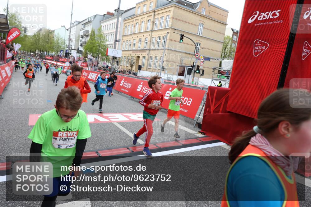 25.04.2026 - Das Zehntel Strokosch-Dieckow http://msf.ph/oto/9623752 25.04.2026 10:59:49 Ziel 5022, 5069, 5659, 5669, 5725, 5808, 5956, 6098, 6101, 6108, 6112, 6129, 6588, 7276, 7278, 7339, 7357, 7407, 7467, 7597, 7598, 7634, 7975, 7983 meine-sportfotos.de