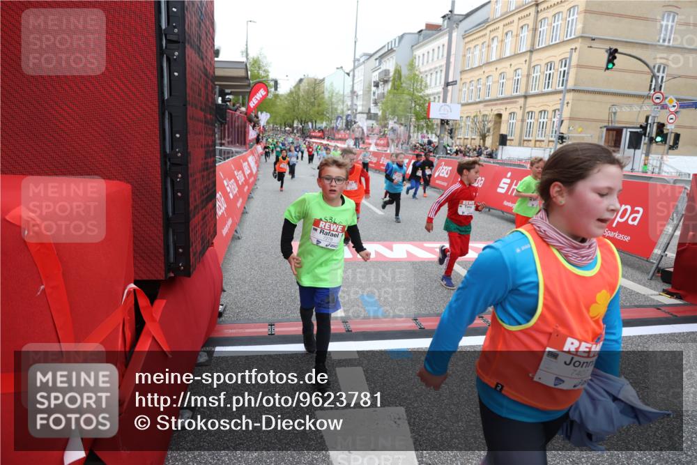 25.04.2026 - Das Zehntel Strokosch-Dieckow http://msf.ph/oto/9623781 25.04.2026 10:59:49 Ziel 5022, 5069, 5659, 5669, 5725, 5808, 5956, 6098, 6101, 6108, 6112, 6129, 6588, 7276, 7278, 7339, 7357, 7407, 7467, 7597, 7598, 7634, 7975, 7983 meine-sportfotos.de