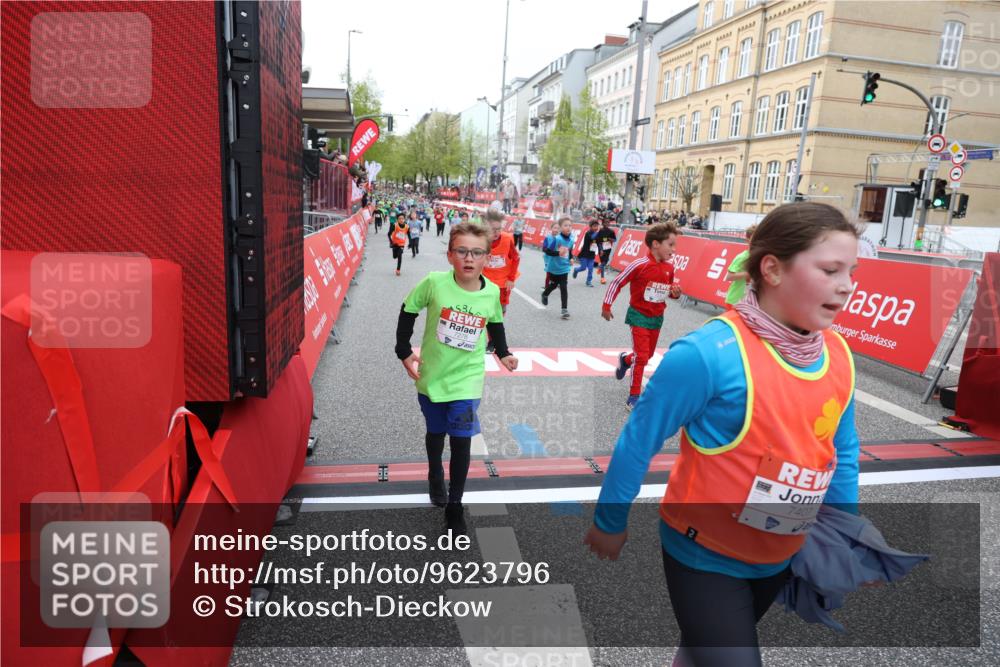 25.04.2026 - Das Zehntel Strokosch-Dieckow http://msf.ph/oto/9623796 25.04.2026 10:59:49 Ziel 5022, 5069, 5659, 5669, 5725, 5808, 5956, 6098, 6101, 6108, 6112, 6129, 6588, 7276, 7278, 7339, 7357, 7407, 7467, 7597, 7598, 7634, 7975, 7983 meine-sportfotos.de