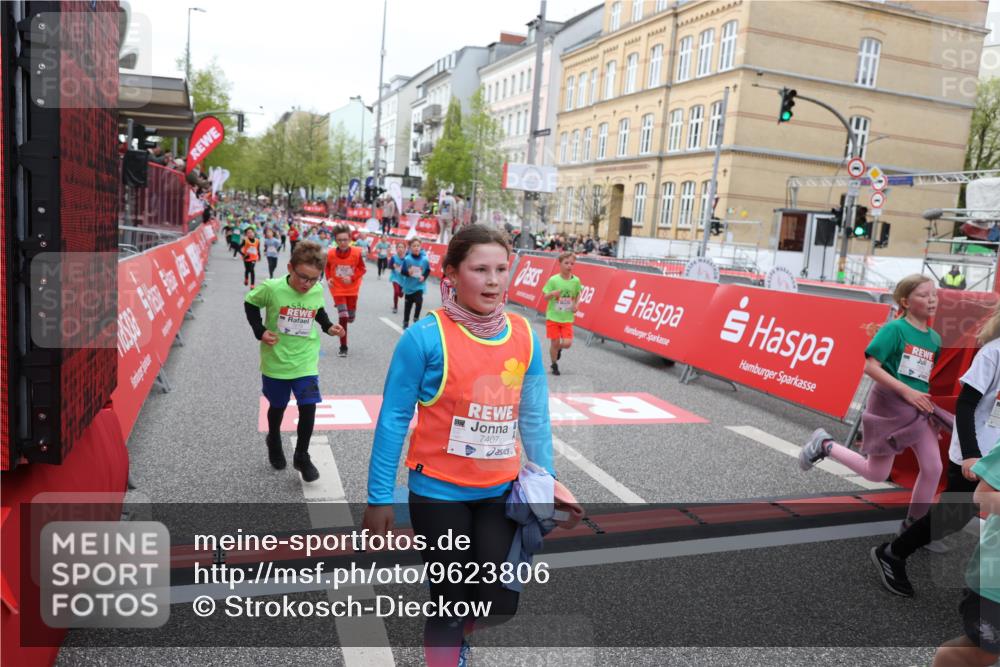 25.04.2026 - Das Zehntel Strokosch-Dieckow http://msf.ph/oto/9623806 25.04.2026 10:59:48 Ziel 5022, 5069, 5311, 5669, 5808, 5956, 6098, 6101, 6108, 6112, 6129, 6369, 6467, 6588, 7276, 7278, 7339, 7407, 7467, 7597, 7598, 7634, 7636, 7666, 7975, 7983 meine-sportfotos.de