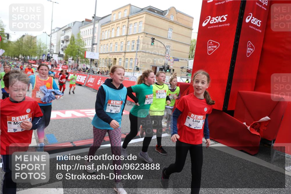 25.04.2026 - Das Zehntel Strokosch-Dieckow http://msf.ph/oto/9623888 25.04.2026 10:59:47 Ziel 5022, 5069, 5311, 5316, 5323, 5668, 5808, 5933, 5956, 6098, 6101, 6108, 6112, 6129, 6369, 6467, 6588, 7276, 7278, 7339, 7407, 7467, 7597, 7598, 7634, 7636, 7666, 7975, 7983 meine-sportfotos.de