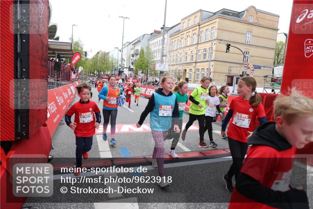 25.04.2026 - Das Zehntel Strokosch-Dieckow http://msf.ph/oto/9623918 25.04.2026 10:59:46 Ziel 5022, 5069, 5311, 5316, 5323, 5347, 5668, 5808, 5933, 5956, 6098, 6101, 6108, 6112, 6129, 6369, 6467, 6588, 6746, 6759, 7080, 7278, 7407, 7467, 7597, 7598, 7634, 7636, 7666, 7866, 7975, 7983 meine-sportfotos.de