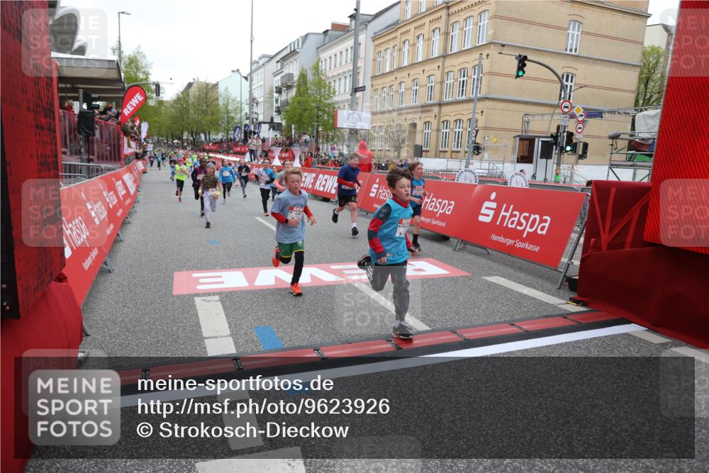 25.04.2026 - Das Zehntel Strokosch-Dieckow http://msf.ph/oto/9623926 25.04.2026 10:54:49 Ziel 5234, 5411, 5713, 5906, 6364, 6623, 7253, 7340, 7830, 7940 meine-sportfotos.de
