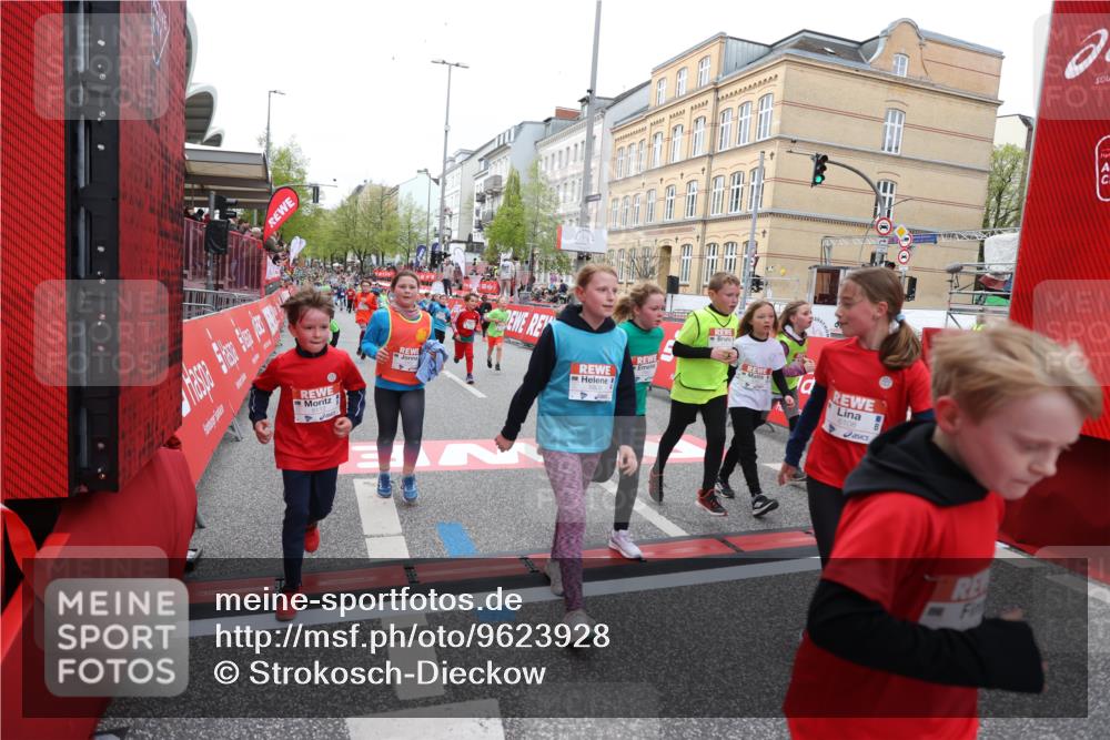 25.04.2026 - Das Zehntel Strokosch-Dieckow http://msf.ph/oto/9623928 25.04.2026 10:59:46 Ziel 5022, 5069, 5311, 5316, 5323, 5347, 5668, 5808, 5933, 5956, 6098, 6101, 6108, 6112, 6129, 6369, 6467, 6588, 6746, 6759, 7080, 7278, 7407, 7467, 7597, 7598, 7634, 7636, 7666, 7866, 7975, 7983 meine-sportfotos.de