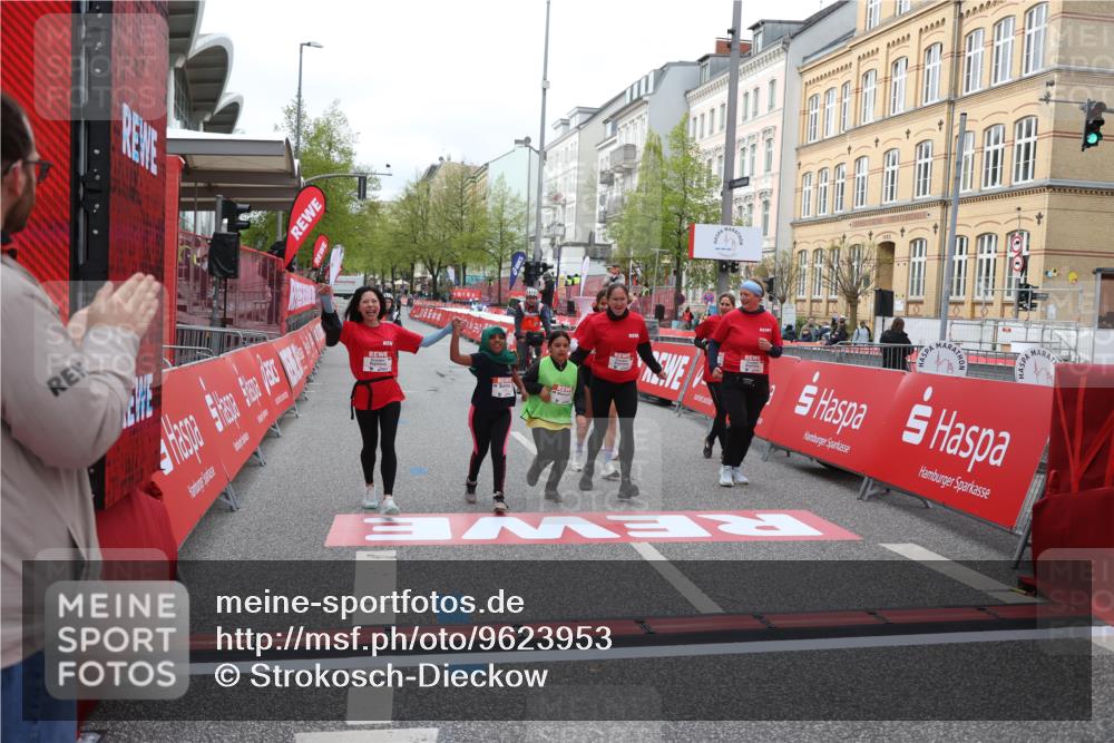 25.04.2026 - Das Zehntel Strokosch-Dieckow http://msf.ph/oto/9623953 25.04.2026 09:15:42 Ziel 1379, 2209 meine-sportfotos.de