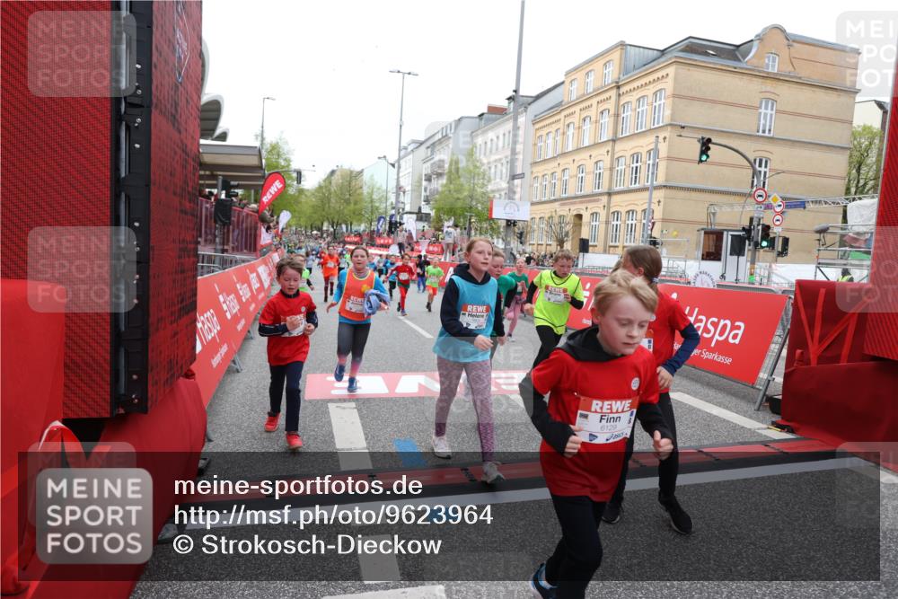 25.04.2026 - Das Zehntel Strokosch-Dieckow http://msf.ph/oto/9623964 25.04.2026 10:59:46 Ziel 5022, 5069, 5311, 5316, 5323, 5347, 5668, 5808, 5933, 5956, 6098, 6101, 6108, 6112, 6129, 6369, 6467, 6588, 6746, 6759, 7080, 7278, 7407, 7467, 7597, 7598, 7634, 7636, 7666, 7866, 7975, 7983 meine-sportfotos.de