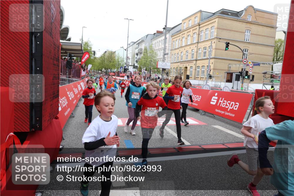 25.04.2026 - Das Zehntel Strokosch-Dieckow http://msf.ph/oto/9623993 25.04.2026 10:59:45 Ziel 5022, 5069, 5311, 5316, 5323, 5347, 5668, 5808, 5933, 5956, 6098, 6101, 6108, 6112, 6129, 6369, 6467, 6588, 6746, 6759, 7080, 7232, 7407, 7467, 7597, 7598, 7634, 7636, 7666, 7866, 7975, 7983 meine-sportfotos.de