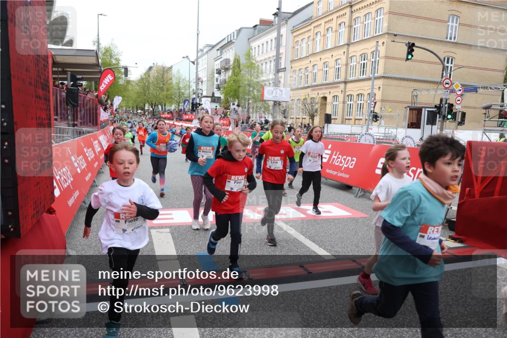 25.04.2026 - Das Zehntel Strokosch-Dieckow http://msf.ph/oto/9623998 25.04.2026 10:59:45 Ziel 5022, 5069, 5311, 5316, 5323, 5347, 5668, 5808, 5933, 5956, 6098, 6101, 6108, 6112, 6129, 6369, 6467, 6588, 6746, 6759, 7080, 7232, 7407, 7467, 7597, 7598, 7634, 7636, 7666, 7866, 7975, 7983 meine-sportfotos.de