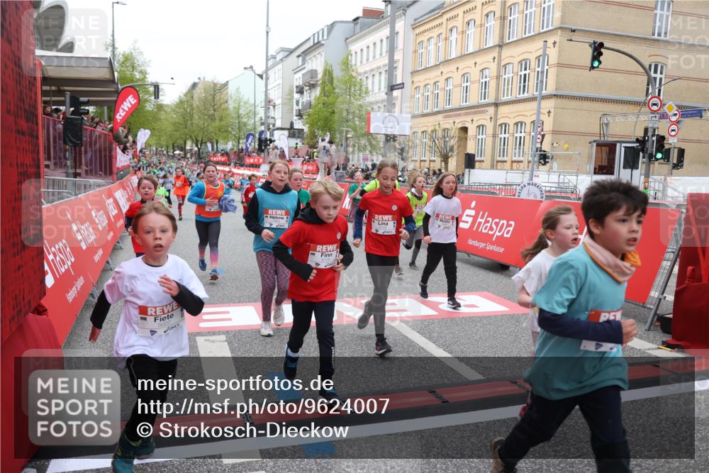 25.04.2026 - Das Zehntel Strokosch-Dieckow http://msf.ph/oto/9624007 25.04.2026 10:59:45 Ziel 5022, 5069, 5311, 5316, 5323, 5347, 5668, 5808, 5933, 5956, 6098, 6101, 6108, 6112, 6129, 6369, 6467, 6588, 6746, 6759, 7080, 7232, 7407, 7467, 7597, 7598, 7634, 7636, 7666, 7866, 7975, 7983 meine-sportfotos.de