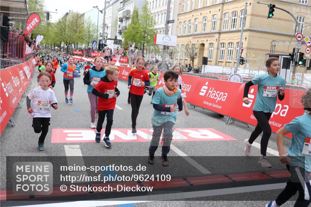 25.04.2026 - Das Zehntel Strokosch-Dieckow http://msf.ph/oto/9624109 25.04.2026 10:59:44 Ziel 5015, 5022, 5069, 5311, 5316, 5323, 5347, 5668, 5808, 5933, 6098, 6101, 6108, 6112, 6129, 6369, 6467, 6588, 6746, 6759, 7080, 7232, 7407, 7467, 7597, 7598, 7634, 7636, 7666, 7866, 7983 meine-sportfotos.de