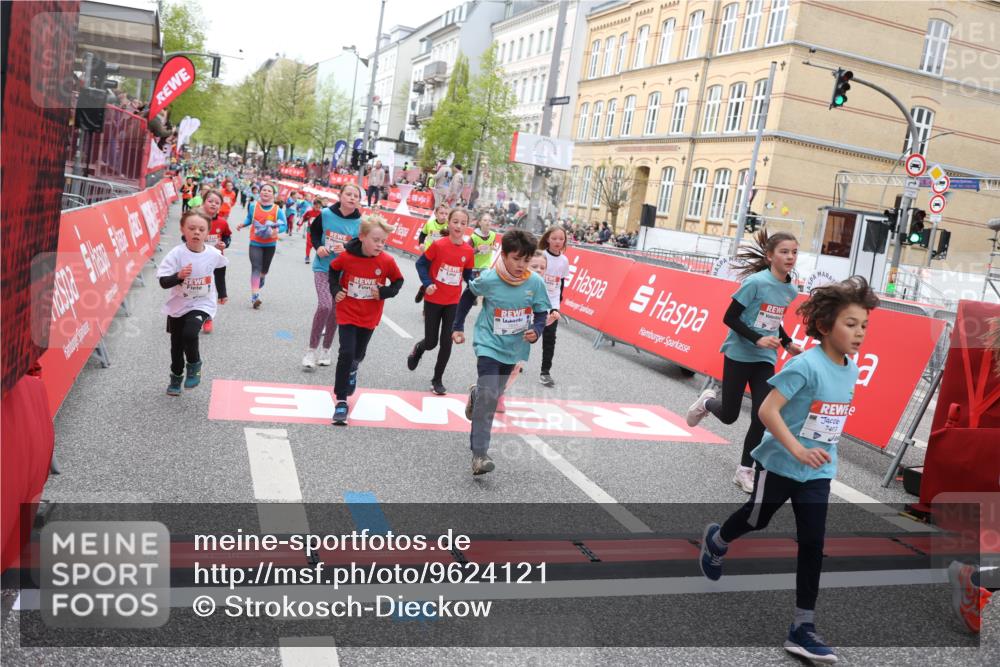 25.04.2026 - Das Zehntel Strokosch-Dieckow http://msf.ph/oto/9624121 25.04.2026 10:59:44 Ziel 5015, 5022, 5069, 5311, 5316, 5323, 5347, 5668, 5808, 5933, 6098, 6101, 6108, 6112, 6129, 6369, 6467, 6588, 6746, 6759, 7080, 7232, 7407, 7467, 7597, 7598, 7634, 7636, 7666, 7866, 7983 meine-sportfotos.de