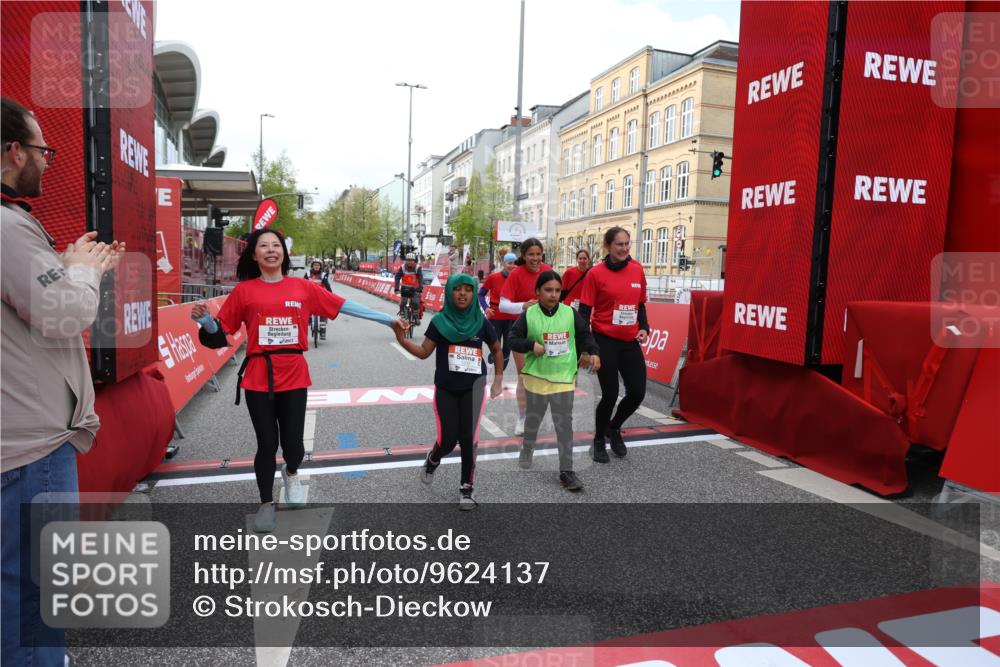 25.04.2026 - Das Zehntel Strokosch-Dieckow http://msf.ph/oto/9624137 25.04.2026 09:15:44 Ziel 1379, 2209 meine-sportfotos.de