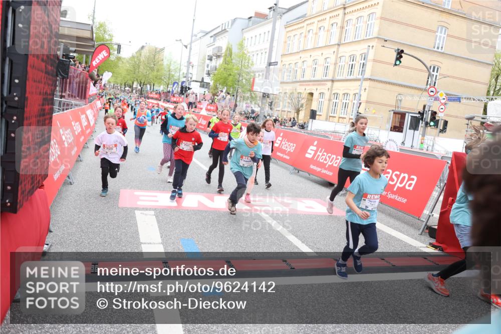 25.04.2026 - Das Zehntel Strokosch-Dieckow http://msf.ph/oto/9624142 25.04.2026 10:59:44 Ziel 5015, 5022, 5069, 5311, 5316, 5323, 5347, 5668, 5808, 5933, 6098, 6101, 6108, 6112, 6129, 6369, 6467, 6588, 6746, 6759, 7080, 7232, 7407, 7467, 7597, 7598, 7634, 7636, 7666, 7866, 7983 meine-sportfotos.de